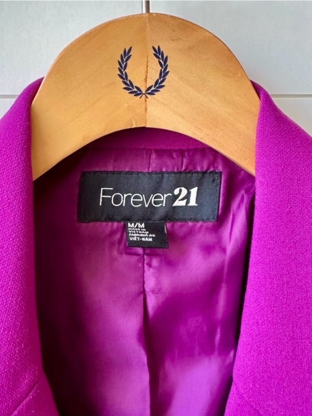 *NWOT* Forever 21 Magenta/Purple Fitted Blazer w/ Tailored Silhouette (size M) - Picture 5 of 9